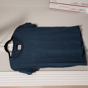 Prana tee size small blue